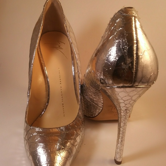 Giuseppe Snakeskin-embossed Metallic  Point-toe - Picture 5 of 6